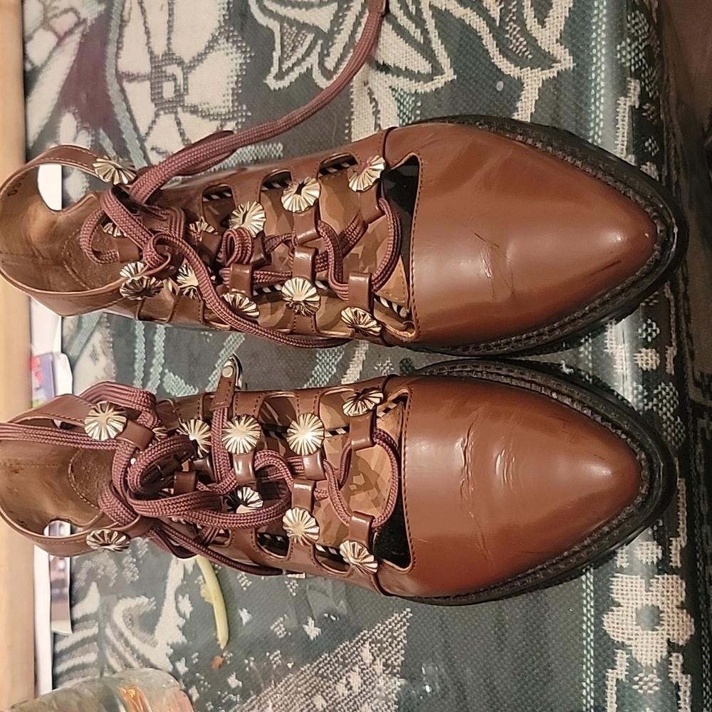Shoes - Picture 2 of 5